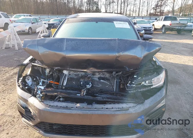 1VWJM7A32JC040295: 43985352