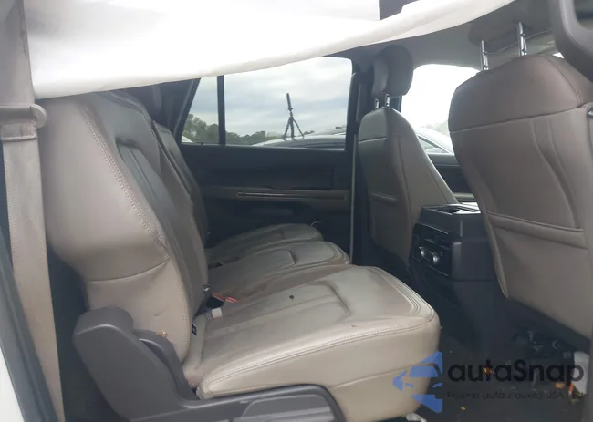 1FMJK2AT3LEA25884: 43985368