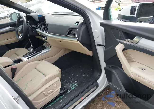 WA1EAAFYXS2043879: 43985397