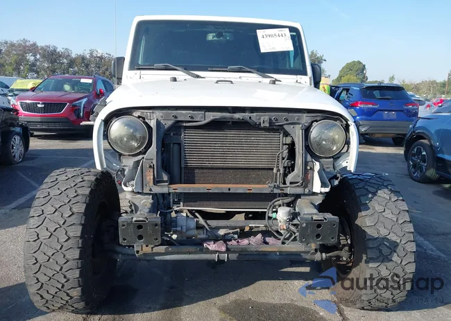 1C4BJWFG4FL528208: 43985443