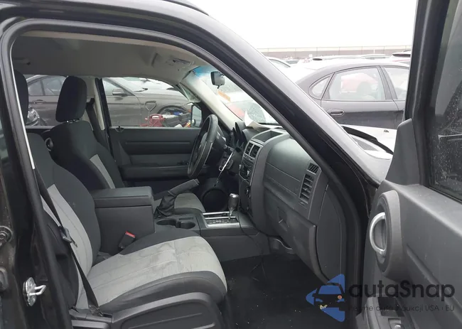 1D8GU28K18W260406: 43986703