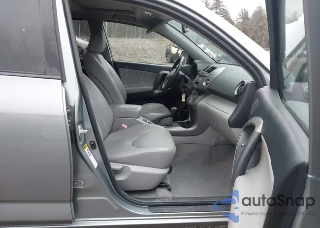 JTMBD31V786085484: 43986892