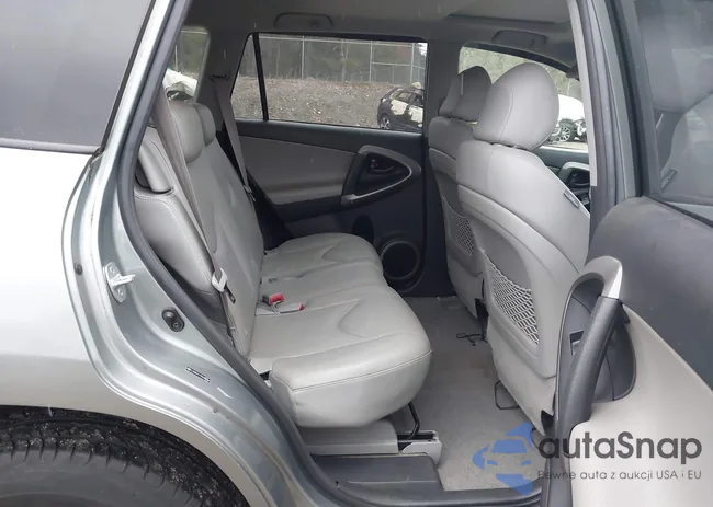 JTMBD31V786085484: 43986892