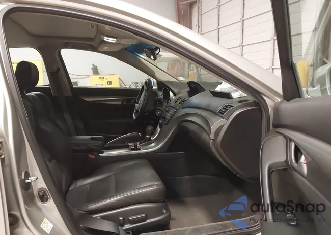 19UUA8F26AA022880: 43987069