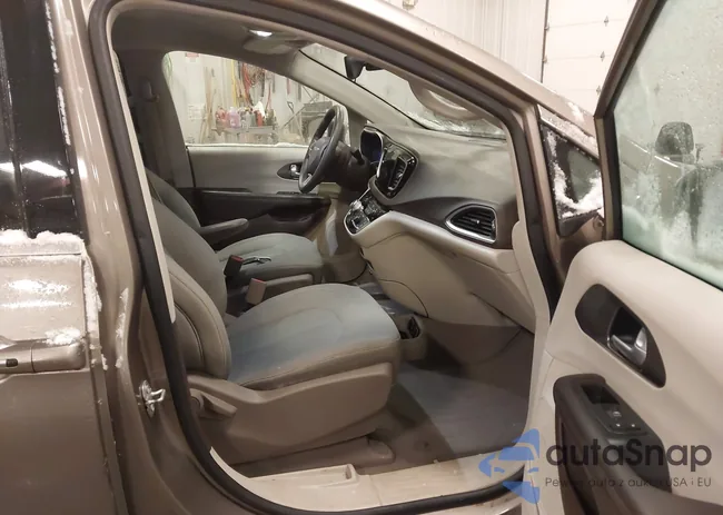 2C4RC1DG4HR703551: 43987201