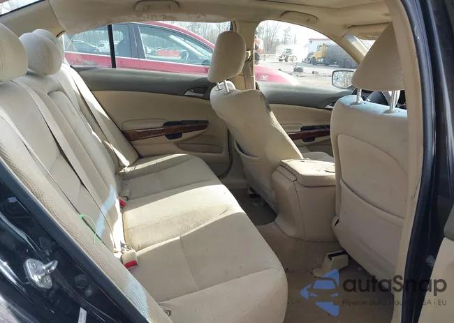 1HGCP26799A192049: 43986334