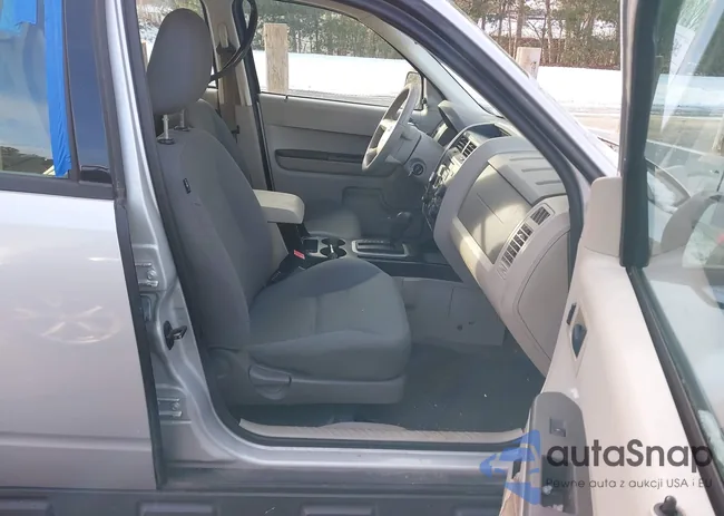 1FMCU02Z68KD32078: 43986404