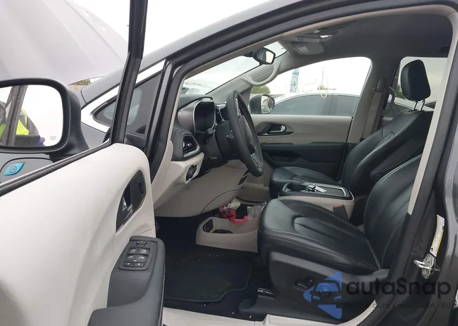 2C4RC1L70PR604029: 43986580