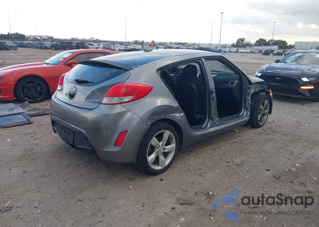 KMHTC6AD7EU204895: 43986585