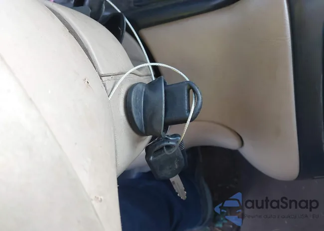 1FAFP55U5YA122329: 43986597