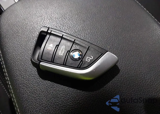 5UXTR9C50KLP95131: 43987700