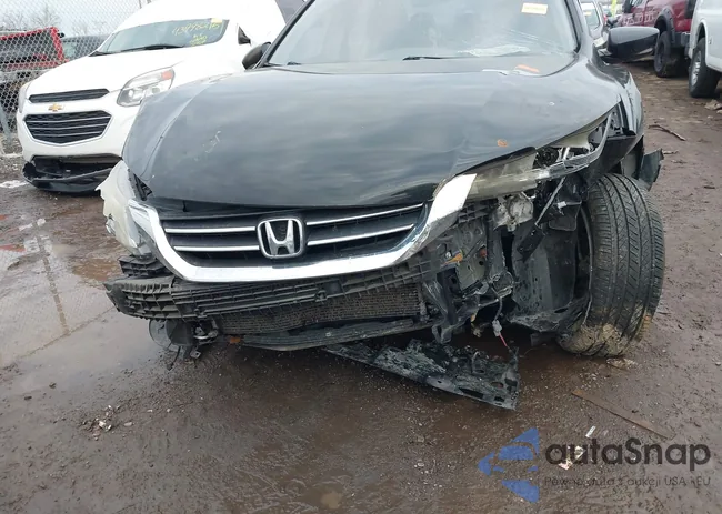 1HGCR2F50EA100832: 43987768