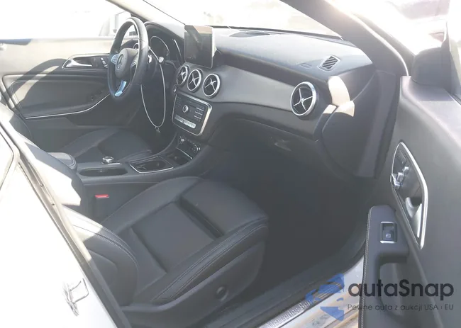 WDDSJ4EB7KN743872: 43987784