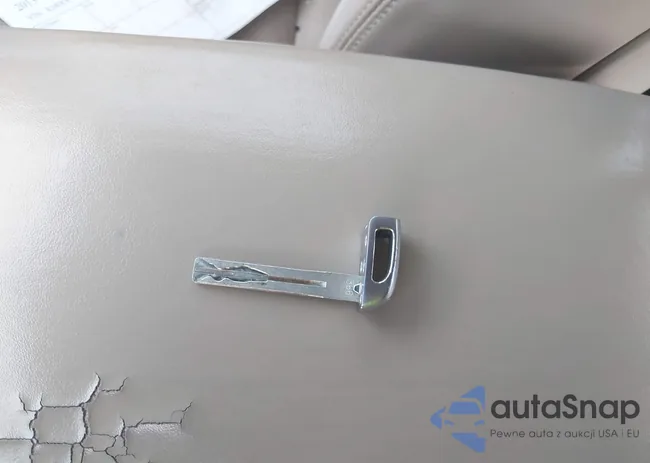 KMHGC4DD8DU246508: 43987795