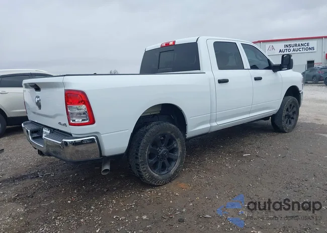 3C6UR5CJ6RG186121: 43987814