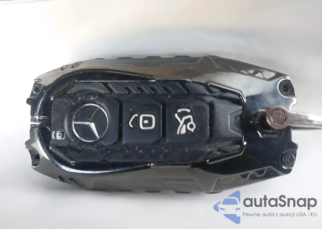 W1KEG1CB2RF042707: 43987935