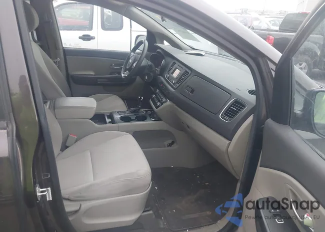 KNDMB5C10F6036774: 43987947