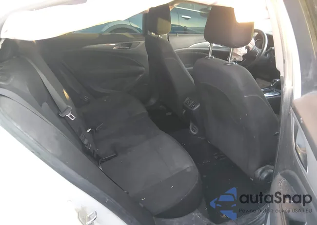 W04GL6SX7J1130592: 43988089