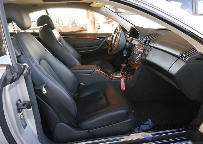 WDBPJ75J15A045423: 43988120