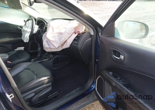 3C4NJDCB4JT245752: 43987339