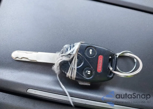 1HGCP2F63BA066721: 43988697