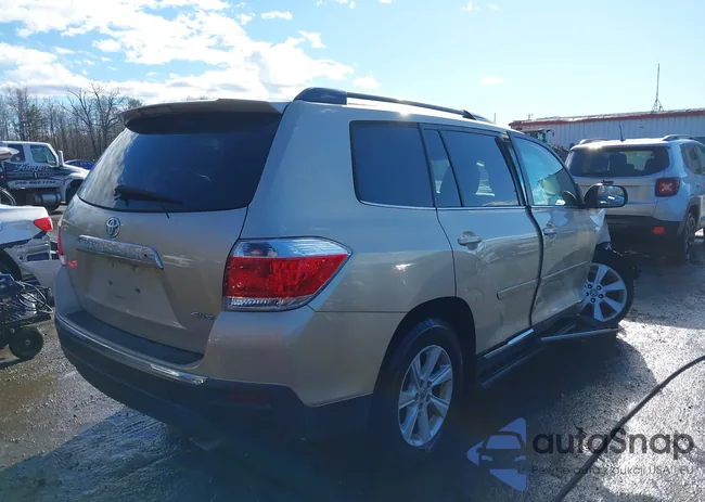 5TDBK3EH8CS146814: 43988838