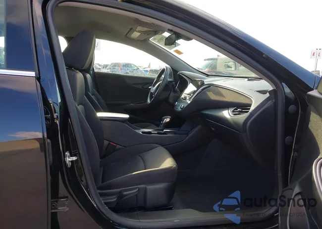 1G1ZD5ST2PF181957: 43988996