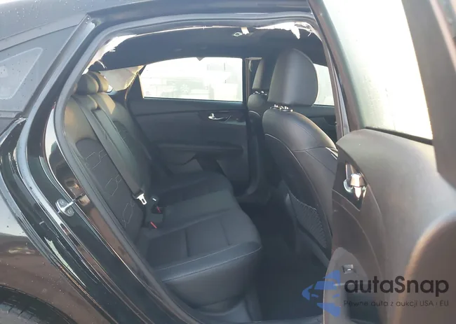 3KPF34AD5ME404774: 43989079