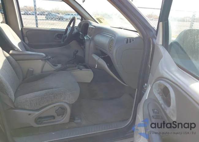 1GNDS13S332351449: 43989101