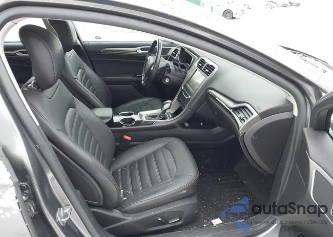 3FA6P0HRXDR384776: 43988380