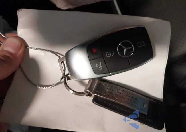 W1N4N4HB8NJ402827: 43988503