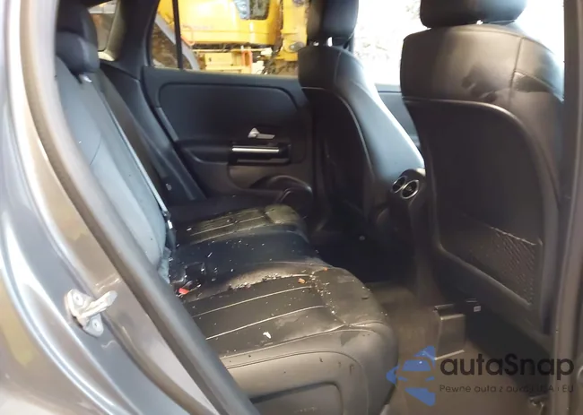 W1N4N4HB8NJ402827: 43988503