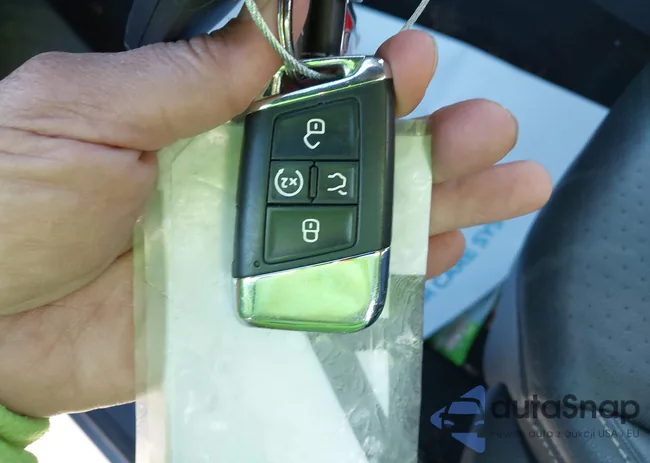 1V2RR2CA5MC524809: 43988547