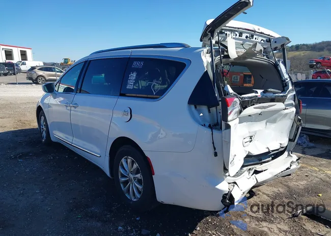 2C4RC1BGXJR130650: 43988563