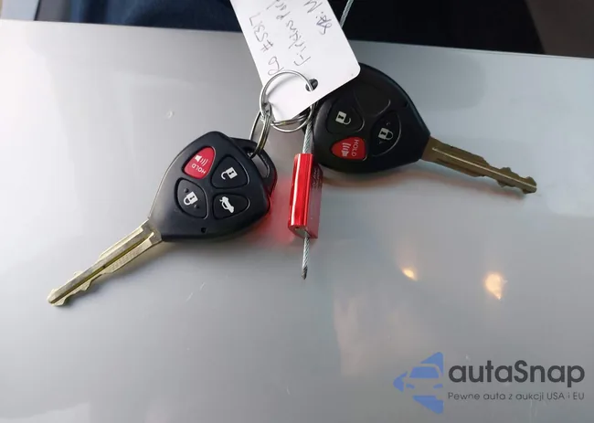 1NXBU40E69Z130060: 43988593