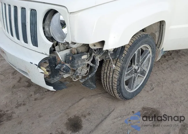 1J8FF28B09D220571: 43988629