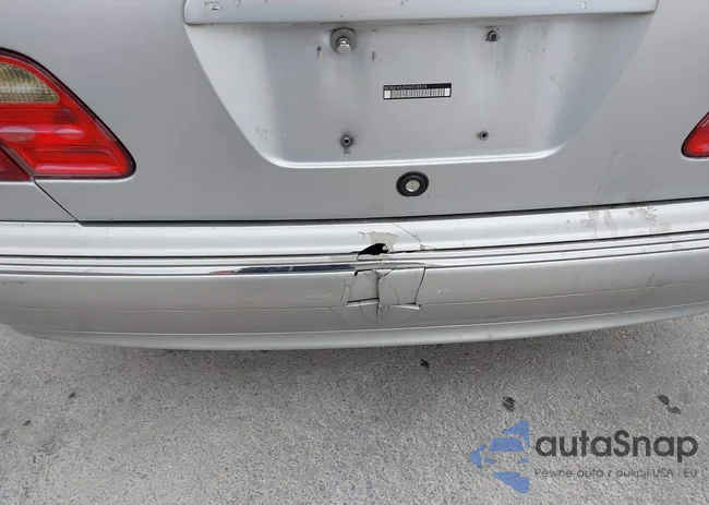 WDBJF65J5YA978974: 43989704