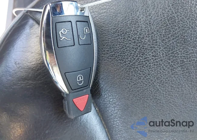 WDBJF65J5YA978974: 43989704