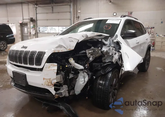 1C4PJMMX3MD194726: 43989868