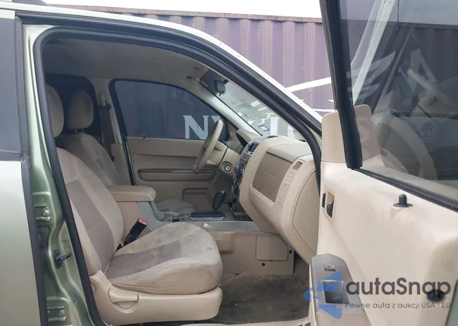 1FMCU03Z88KC64929: 43989901