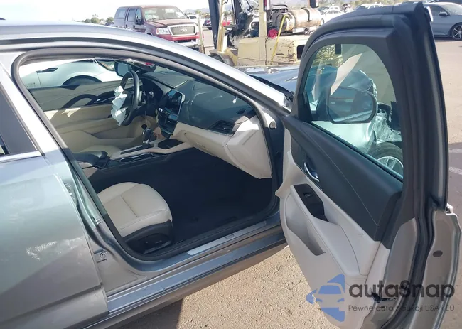 1G6DA5RK9R0101571: 43990123