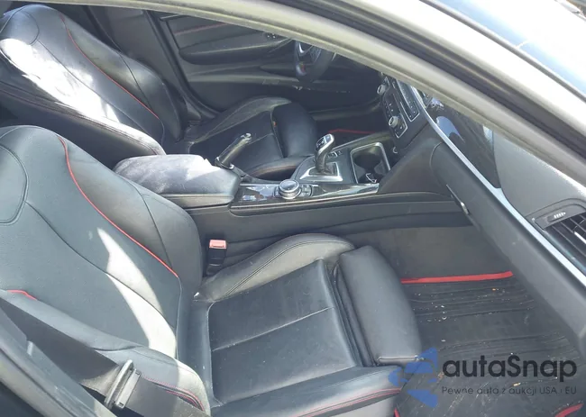 WBA3C1C57FK118025: 43990186