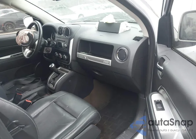 1C4NJDEB3GD802422: 43990224