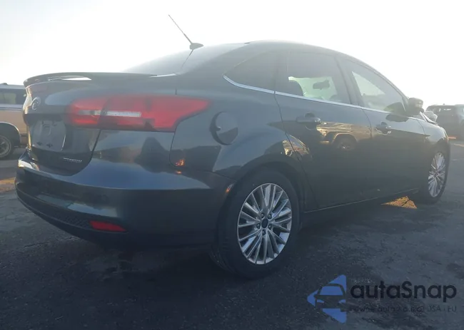 1FADP3J2XHL260517: 43989446