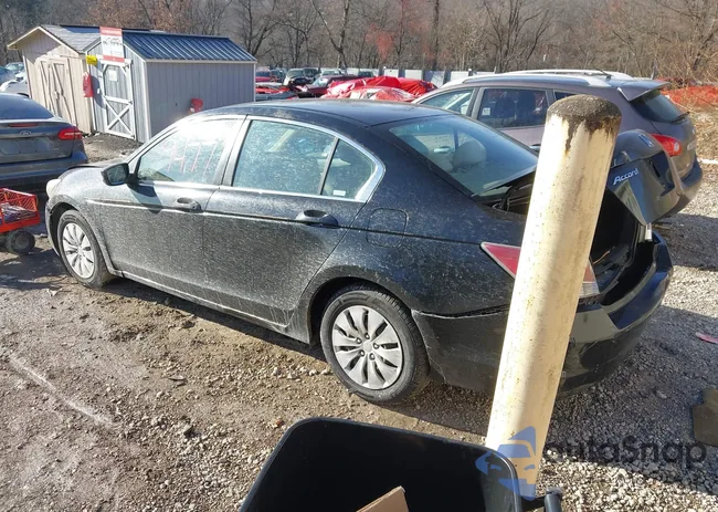 1HGCP26399A182022: 43989477