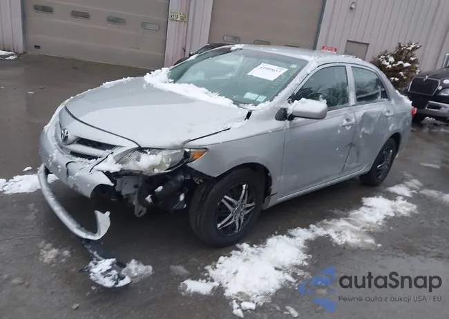 2T1BU4EE3DC962782: 43989653