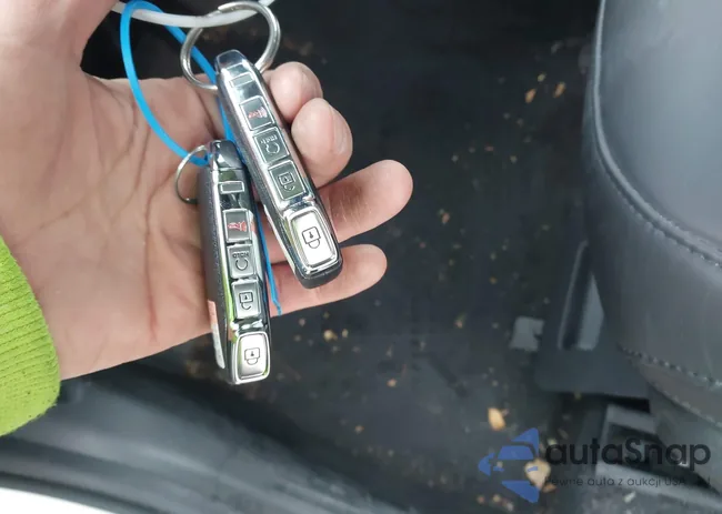 KNDCS3LF4R5183170: 43990928