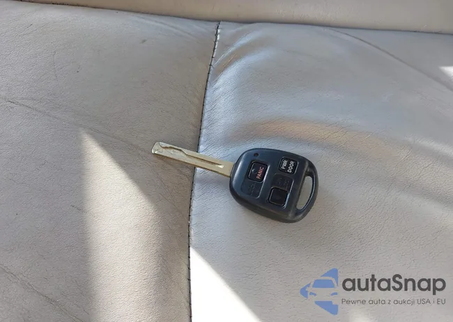 2T2HK31U78C048124: 43991096