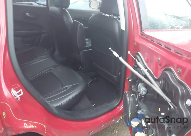 3C4NJDBB5JT222174: 43991213