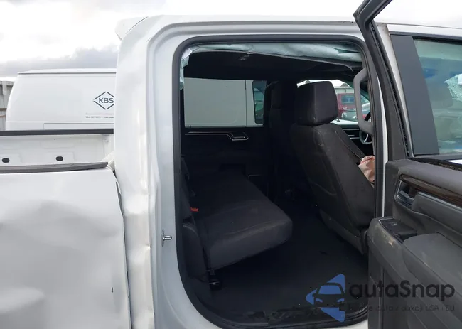 2GC1KNEY6S1229767: 43991279